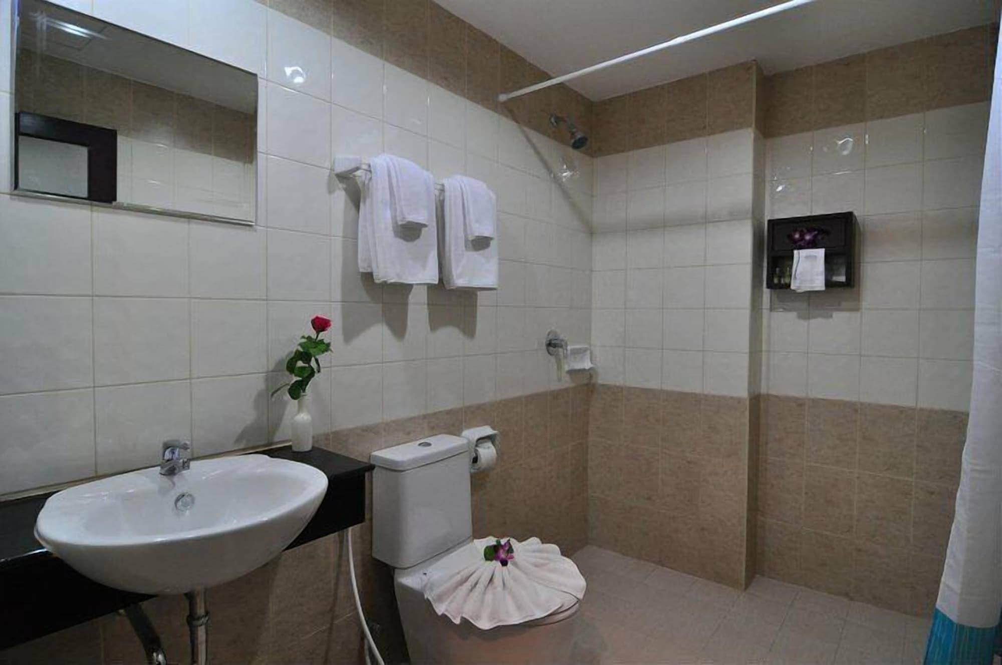 Sharaya Residence Patong Exterior photo